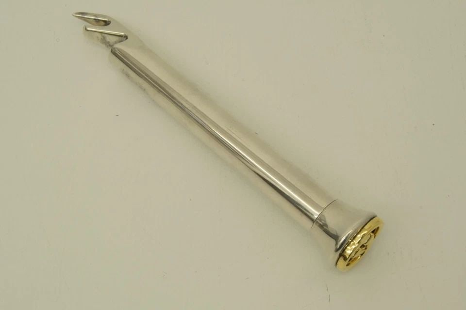 AUTHENTIC GUCCI BOTTLE OPENER SILVER PLATED GOLD GG HOME KITCHEN COLLECTIBLE (1 of 2)