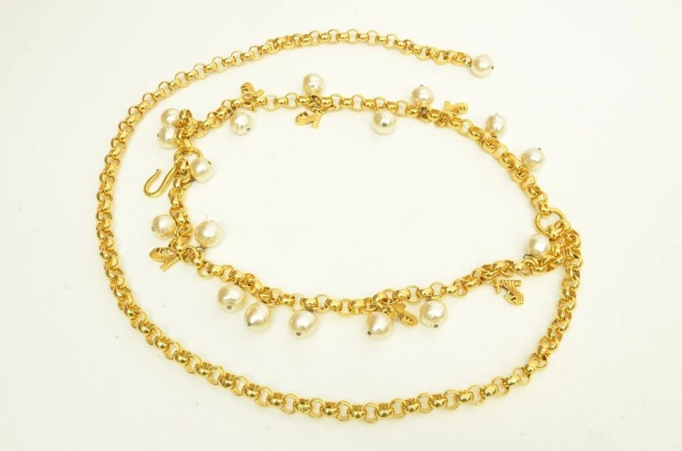 AUTHENTIC FERRAGAMO GP LINKING PEARL SHOE EMBLEM CHARM NECKLACE EMBLEM JEWELRY (1 of 2)
