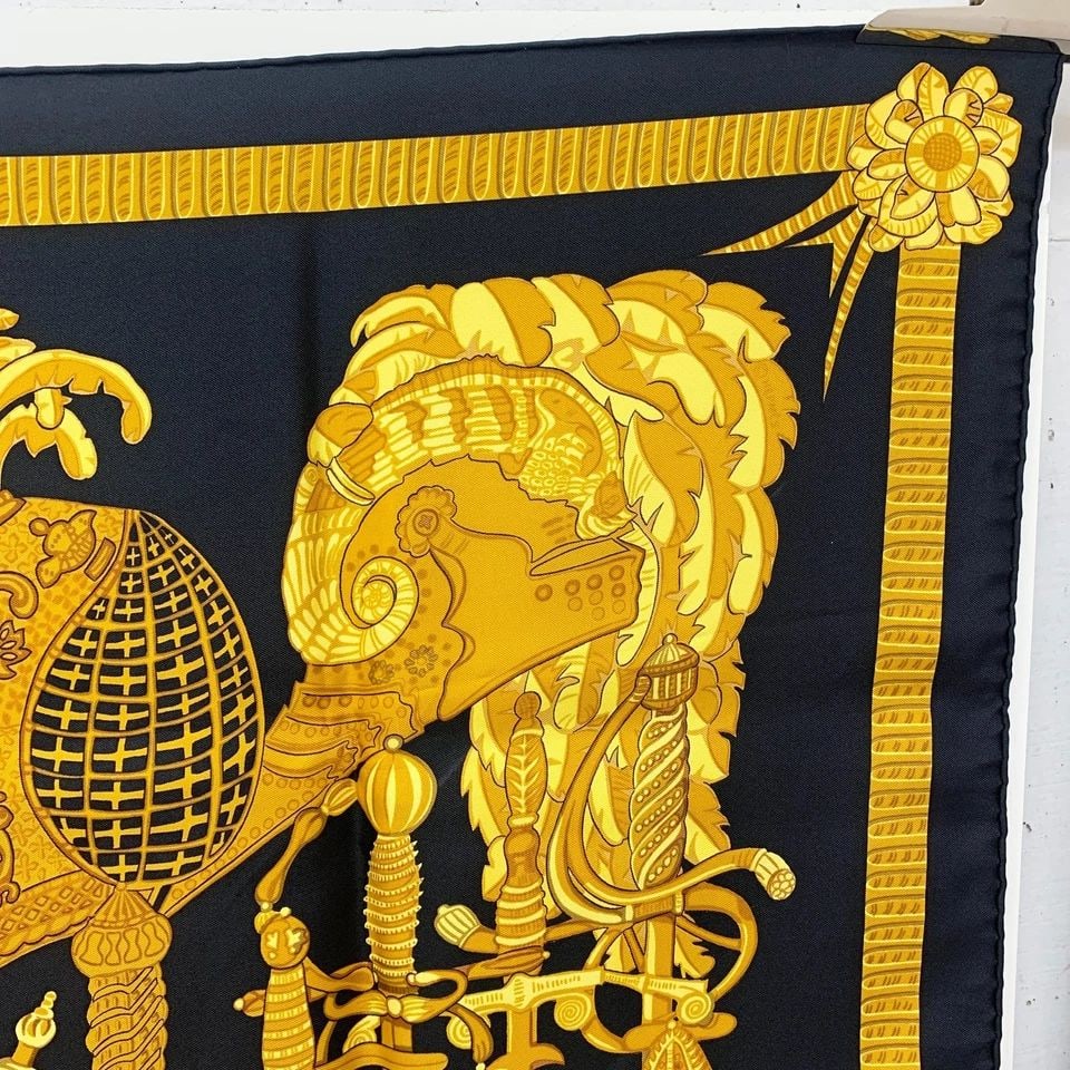 AUTHENTIC HERMES 100% SILK SCARF CARRE ARMETS EN PANACHE 90CM GOLD BLACK FAIVRE: AUTHENTIC HERMES 100% SILK SCARF CARRE ARMETS EN PANACHE 90CM GOLD BLACK FAIVRE AUTHENTIC HERMES 100% SILK SCARF CARRE ARMETS EN PANACHE 90CM GOLD BLACK FAIVRE