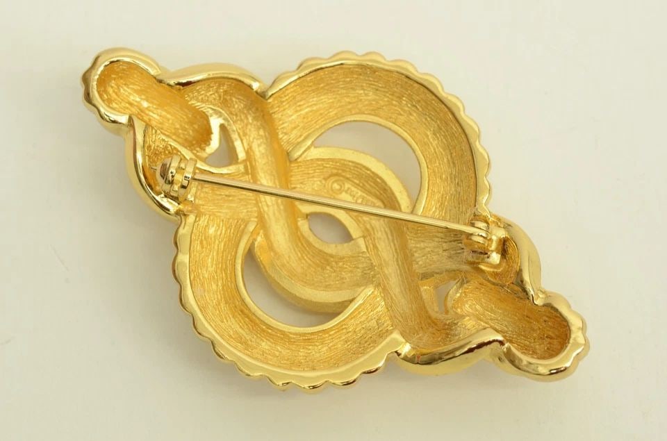 AUTHENTIC CHRISTIAN DIOR STRIPED ROPE LOOPING BROOCH GP PIN JEWELRY ACCESSORY (1 of 2)