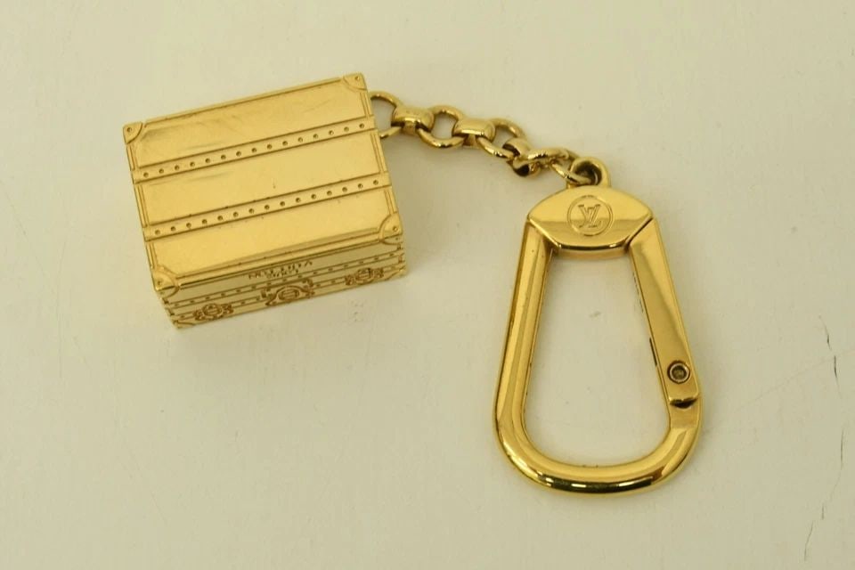 AUTHENTIC LOUIS VUITTON GOLD PLATED LUGGAGE KEYCHAIN CHARM JEWELRY ACCESSORY (1 of 2)