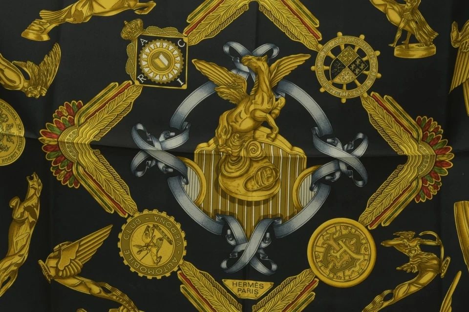 AUTHENTIC HERMES SCARF VINTAGE LES PARURES DU VENT BLACK 90CM METZ SILK: AUTHENTIC HERMES SCARF VINTAGE LES PARURES DU VENT BLACK 90CM METZ SILK Les Parures Du Vent The Adorments of Wind Joachim Metz Manufactured: France Height: 90cm (35.4 inch) Width: 90cm (35.4 inch) 100