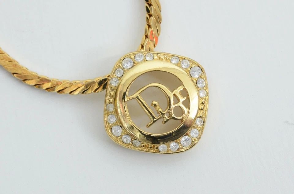 AUTHENTIC CHRISTIAN DIOR NECKLACE SIGNATURE MONOGRAM RHINESTONE DIAMOND GP CHARM (1 of 2)