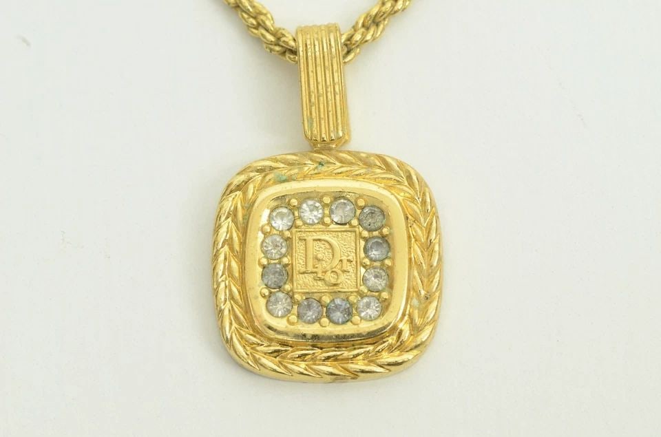 AUTHENTIC CHRISTIAN DIOR NECKLACE SQUARE SIGNATURE GP RHINESTONE CHARM JEWELRY (1 of 2)
