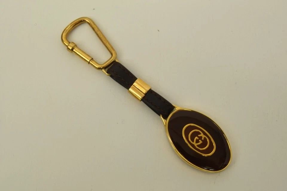 AUTHENTIC GUCCI BROWN LEATHER CLIP GP OVAL GG LOGO KEYCHAIN JEWELRY ACCESSORY (1 of 2)