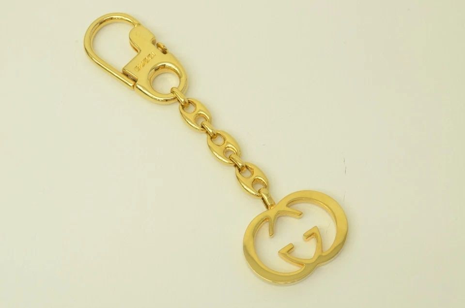 AUTHENTIC GUCCI GG PULL CLIP GOLD PLATED CLASSIC LOGO KEYCHAIN JEWELRY ACCESSORY: AUTHENTIC GUCCI GG PULL CLIP GOLD PLATED CLASSIC LOGO KEYCHAIN JEWELRY ACCESSORY Authentic Gucci GG Pull Clip Gold Plated Classic Logo Keychain Jewelry Accessory Authentic Gucci GG Pull Clip Gold Plat