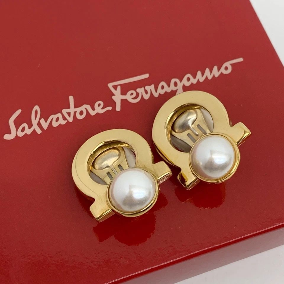 AUTHENTIC FERRAGAMO GANCINI FAUX PEARL GOLD EARRINGS GP JEWELRY ACCESSORIES (1 of 2)