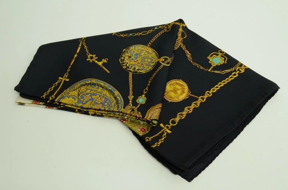 AUTHENTIC GUCCI 100% SILK SCARF BLACK GOLD POCKET WATCH 90CM STOPWATCH CLOCKS (1 of 2)