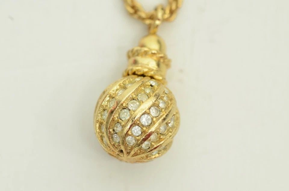 AUTHENTIC CHRISTIAN DIOR CHAIN NECKLACE GOLD RHINESTONE BALL CHARM JEWELRY GP (1 of 2)