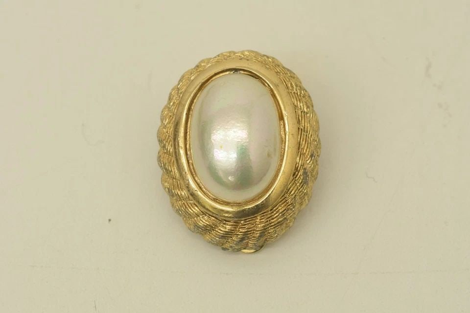 AUTHENTIC CHRISTIAN DIOR CLIP ON ROPE EARRINGS FAUX PEARL GP JEWELRY ACCESSORIES (1 of 2)