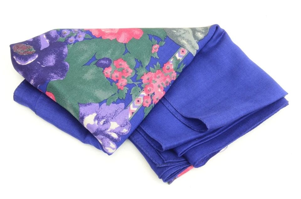 AUTHENTIC DIOR COTTON SCARF BLUE FLOWER SHAWL 133CM VINTAGE PINK FLORAL WRAP (1 of 2)