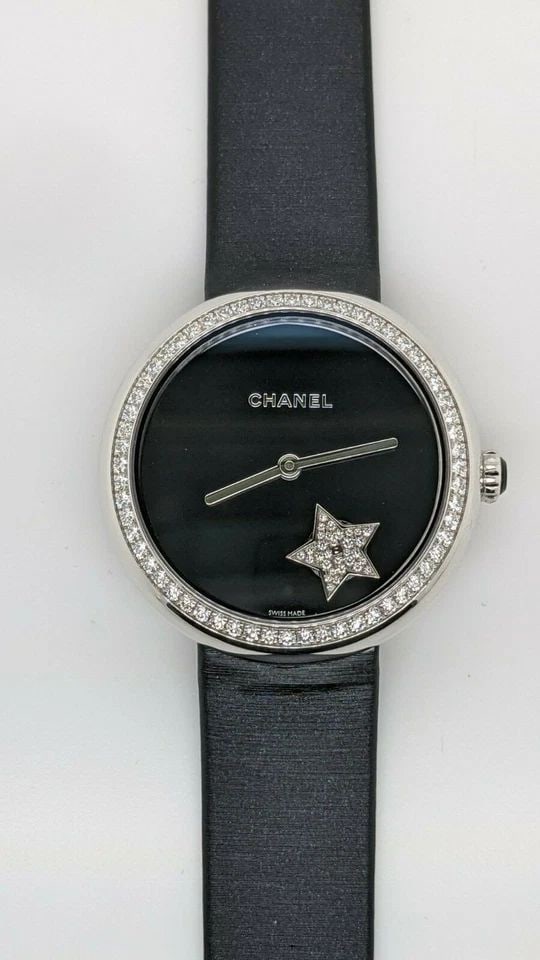 CHANEL MADEMOISELLE PRIVE H2928 18K WHITE GOLD DIAMOND AUTOMATIC WATCH WITH BOX: CHANEL MADEMOISELLE PRIVE H2928 18K WHITE GOLD DIAMOND AUTOMATIC WATCH WITH BOX Chanel Mademoiselle Prive 18K White Gold Automatic Watch Reference - H2928 Diamond Bezel , Dial & Strap Case Size - 37.5