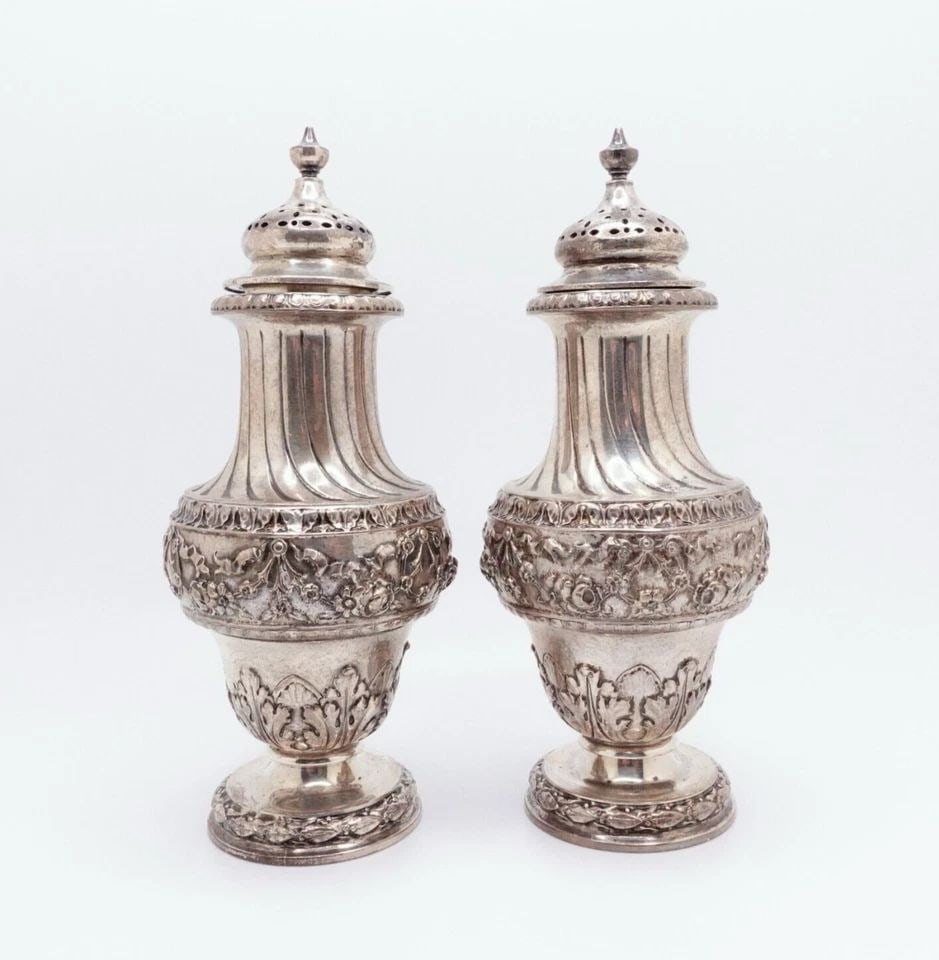MNL BIRMINGHAM STERLING SILVER REPOUSSE FLOWER SALT PEPPER MUFFINEER SHAKER SET (1 of 2)
