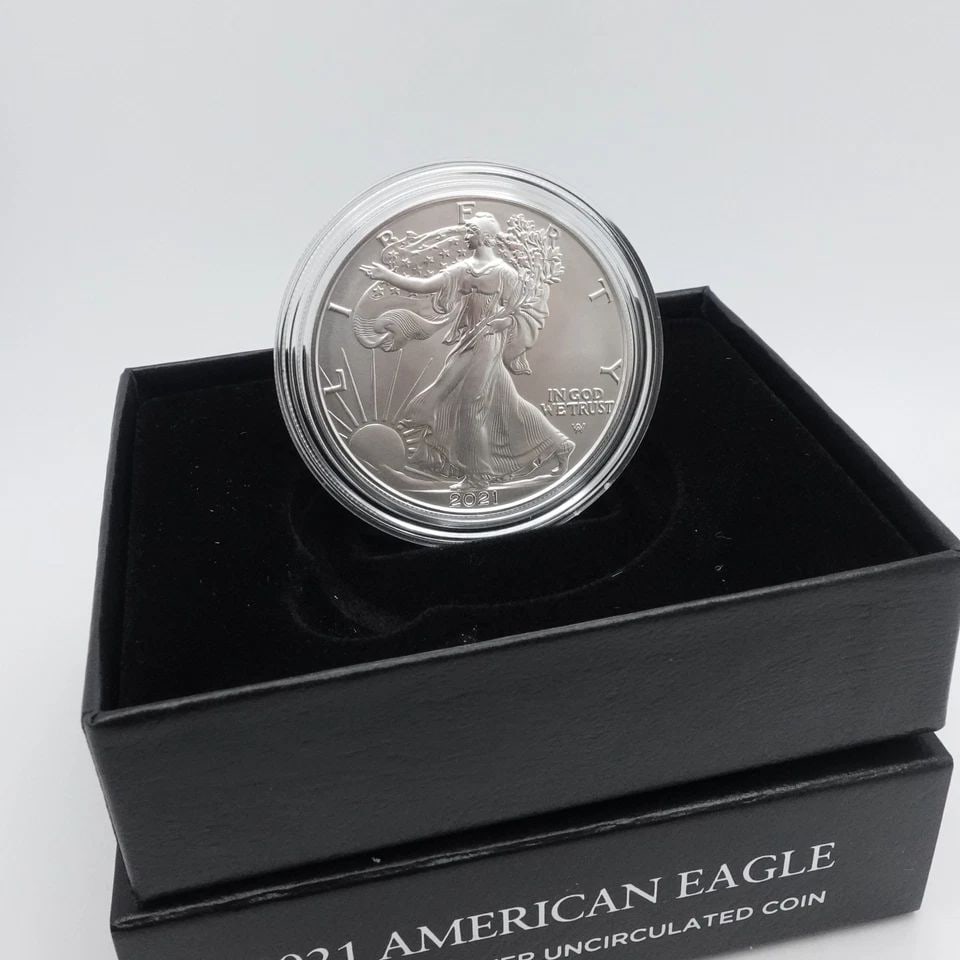 2021 W AMERICAN EAGLE 1 OZ SILVER UNCIRCULATED COIN BOX & COA: 2021 W AMERICAN EAGLE 1 OZ SILVER UNCIRCULATED COIN BOX & COA 2021 W American Eagle 1 Oz Silver Uncirculated Coin #21EGN Box & COA Included Excellent & Well-Kept