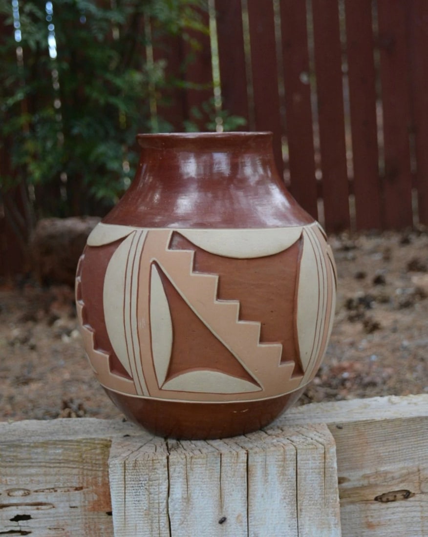 DOMINGUITA SISNEROS AND TOMASITA R. MONTOYA - LARGE DEEPLY CARVED POLYCHROME POT (1 of 1)