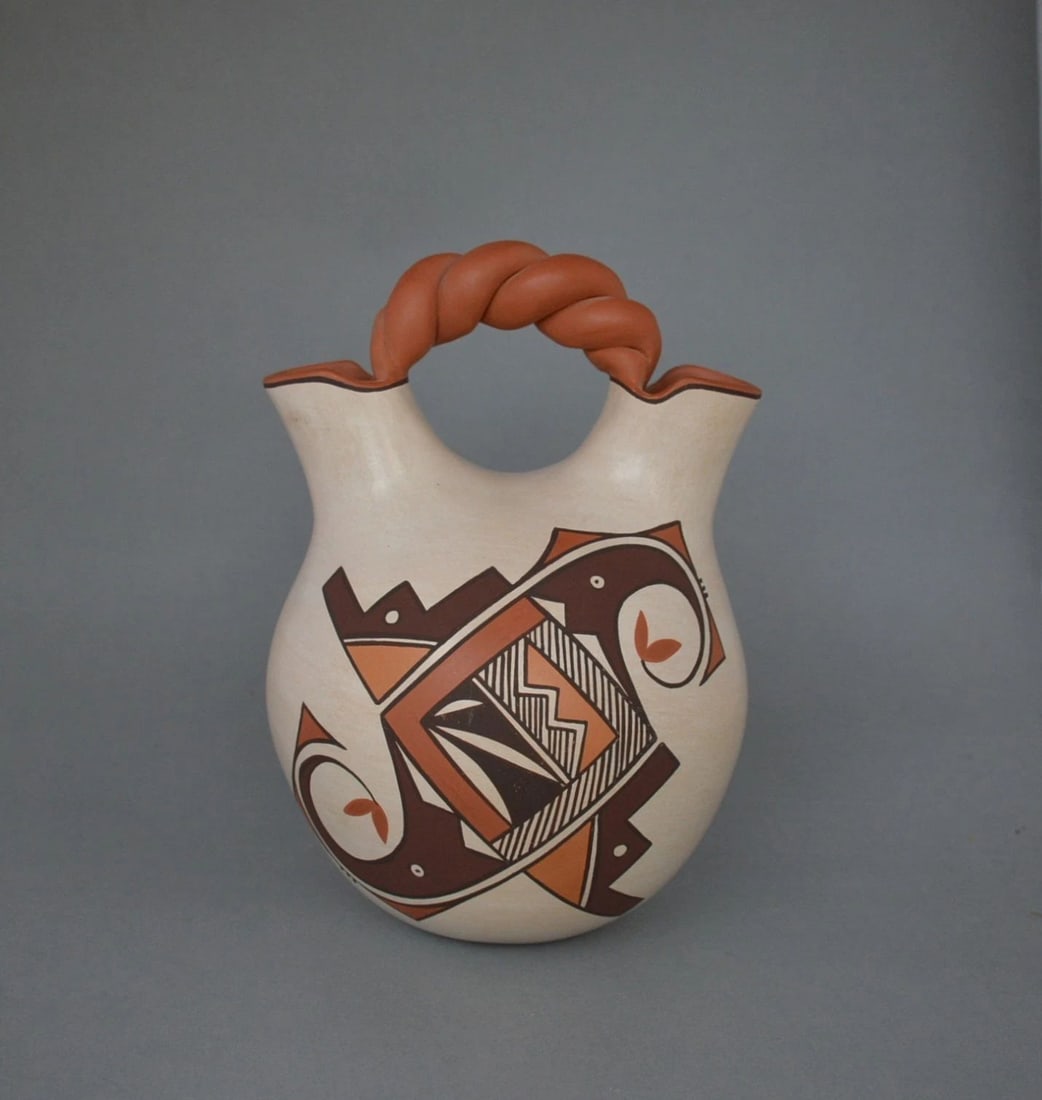 GLADYS "SRATYU'WE" PAQUIN (1936–2020) - LAGUNA PUEBLO - VINTAGE WEDDING VASE POT (1 of 2)