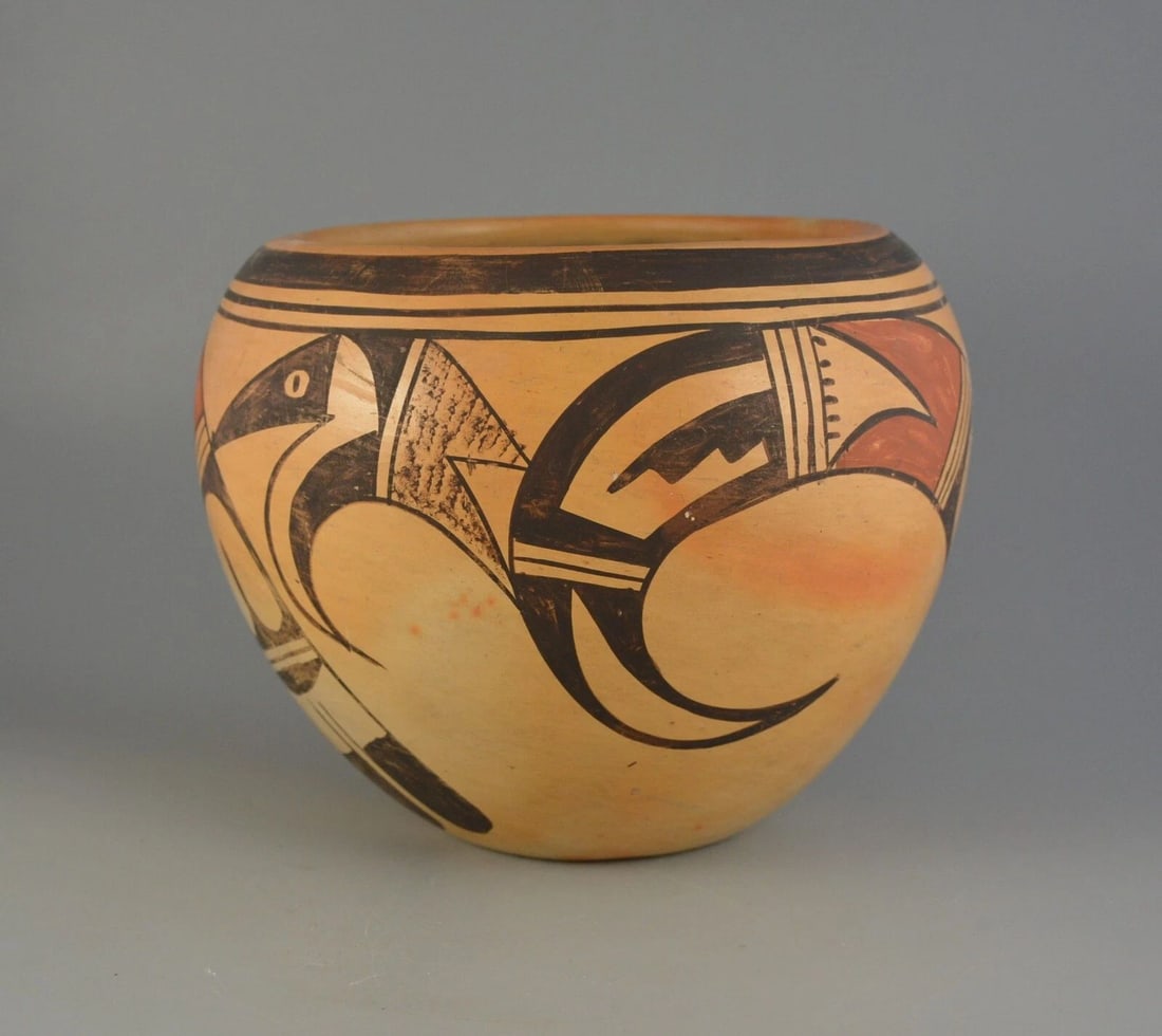 LAURA CHAPELLA TOMOSIE 1907-1981- OLD VINTAGE HOPI POT-7 1/2 " PARROT DESIGN (1 of 1)