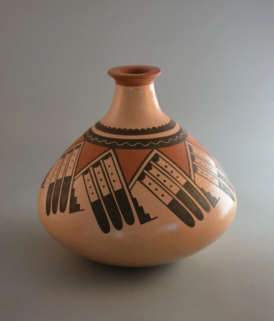 AGNES NAHSONHOYA -VINTAGE HOPI INDIAN OLLA POT - PRAYER FEATHER DESIGN - 7.5 " (1 of 2)
