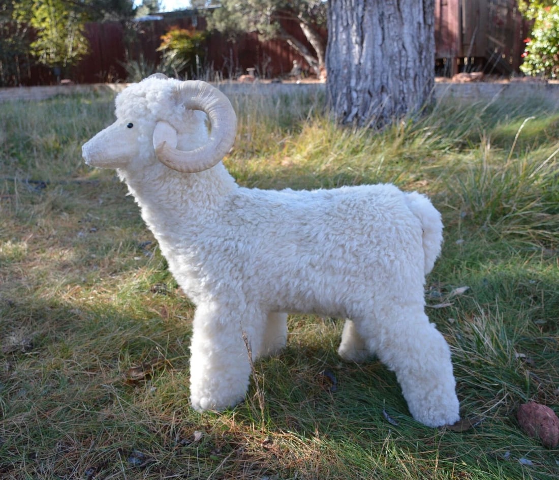 VINTAGE NAVAJO LARGE LIFE SIZE CHURRO WOOL SHEEP DOLL HANDMADE - FOLKART: VINTAGE NAVAJO LARGE LIFE SIZE CHURRO WOOL SHEEP DOLL HANDMADE - FOLKART Item Description: This an almost life size Navajo churro sheep doll. This doll has wonderful expression and is very sturdy - th
