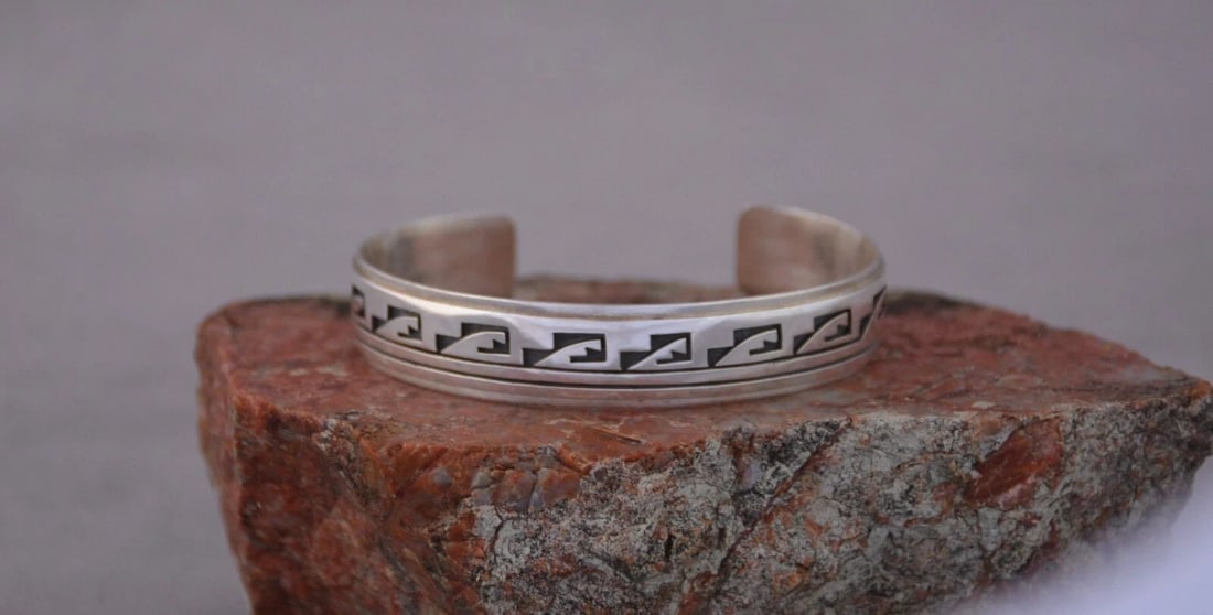 AUGUSTINE MOWA - HOPI STERLING SILVER 1/2" WIDE CUFF BRACELET - 6 7/8" (1 of 2)