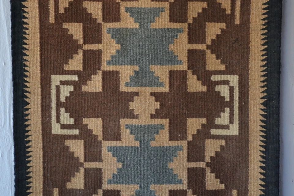 FINELY WOVEN NAVAJO RUG - BROWNS GRAY BLACK - 31" X 21" (1 of 1)