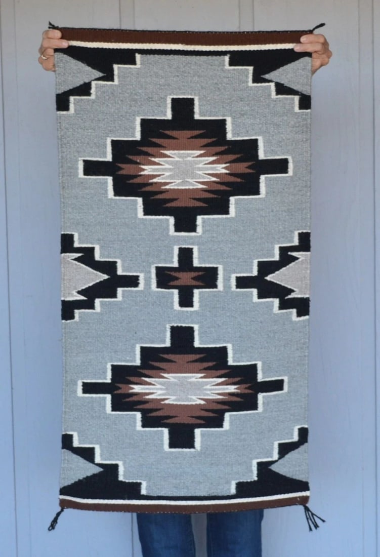 VTG NAVAJO RUG - GRAY BROWN WHITE BLACK - STEPPED DIAMOND CROSS DESIGN - 41 X 21 (1 of 1)