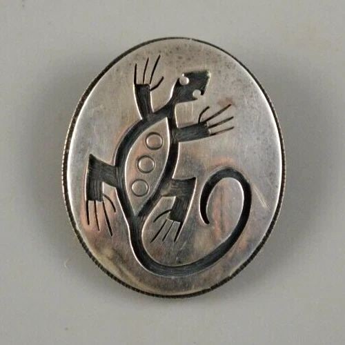 RICKY COOCHWYTEWA - HOPI INDIAN STERLING SILVER PIN / PENDANT - LIZARD (1 of 1)