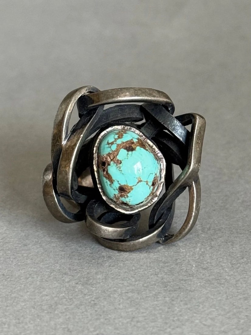 VINTAGE STERLING SILVER AND TURQUOISE RING SIZE 6 3/4 (1 of 1)