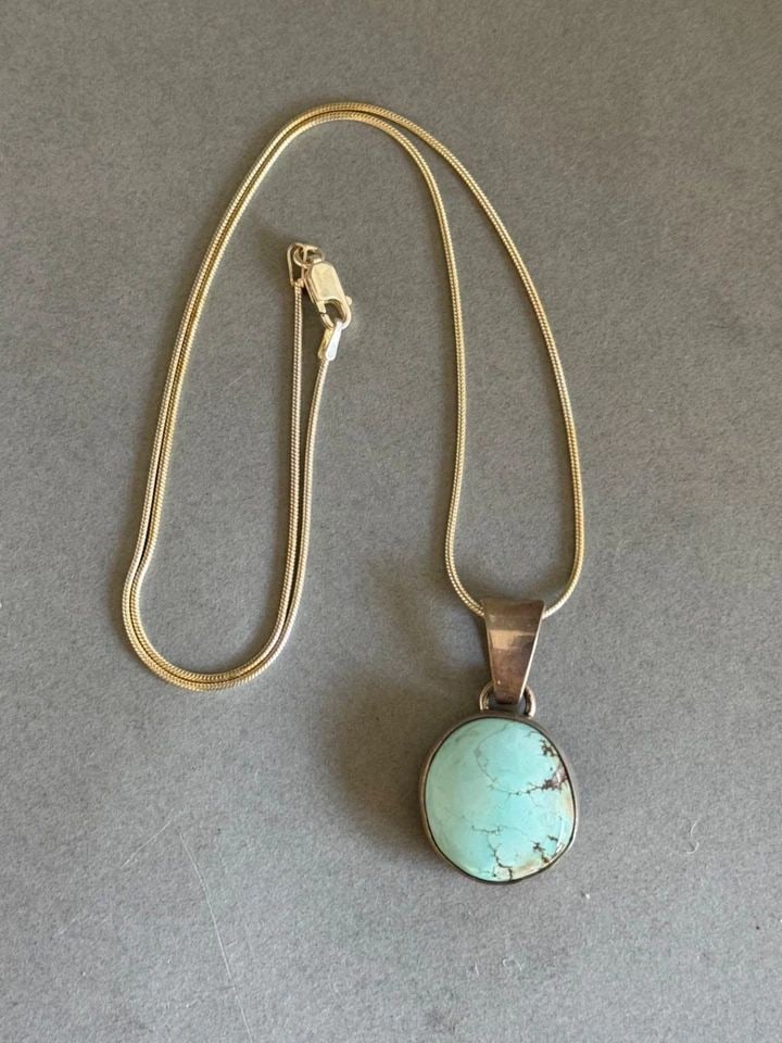 UNUSED NAVAJO STERLING SILVER AND DRY CREEK TURQUOISE PENDANT ON STERLING CHAIN (1 of 1)