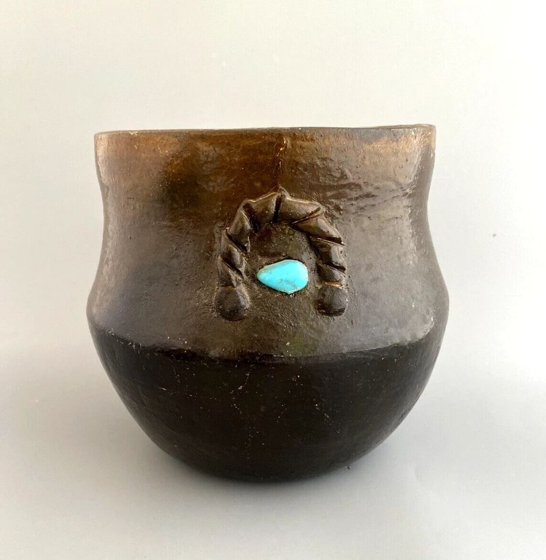 VINTAGE NAVAJO INDIAN PINON PINE PITCH POT WITH TURQUOISE - 7" (1 of 2)