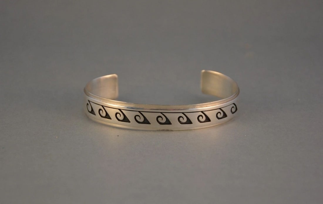 AUGUSTINE MOWA - HOPI INDIAN STERLNG SILVER BRACELET - WHIRLWIND RAIN - 7 3/8" (1 of 2)
