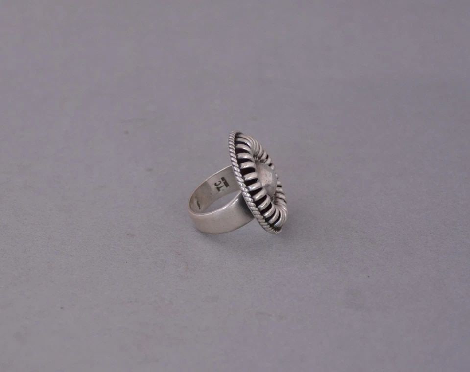 THOMAS CHARLEY - NAVAJO STERLING SILVER ROUND RIBBED MELON RING - SIZE 6 3/4 (1 of 1)