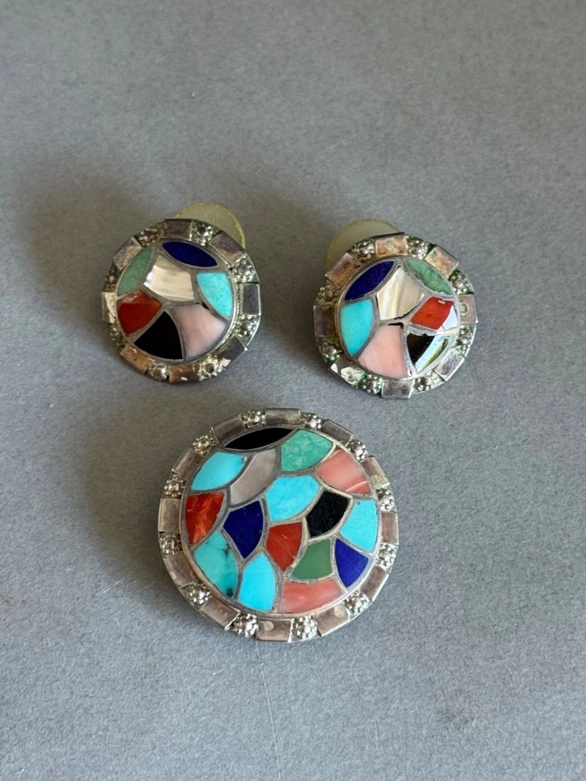 VINTAGE ZUNI CHAIDO STERLING SILVER INLAID STONES PENDANT AND EARRINGS SET (1 of 2)
