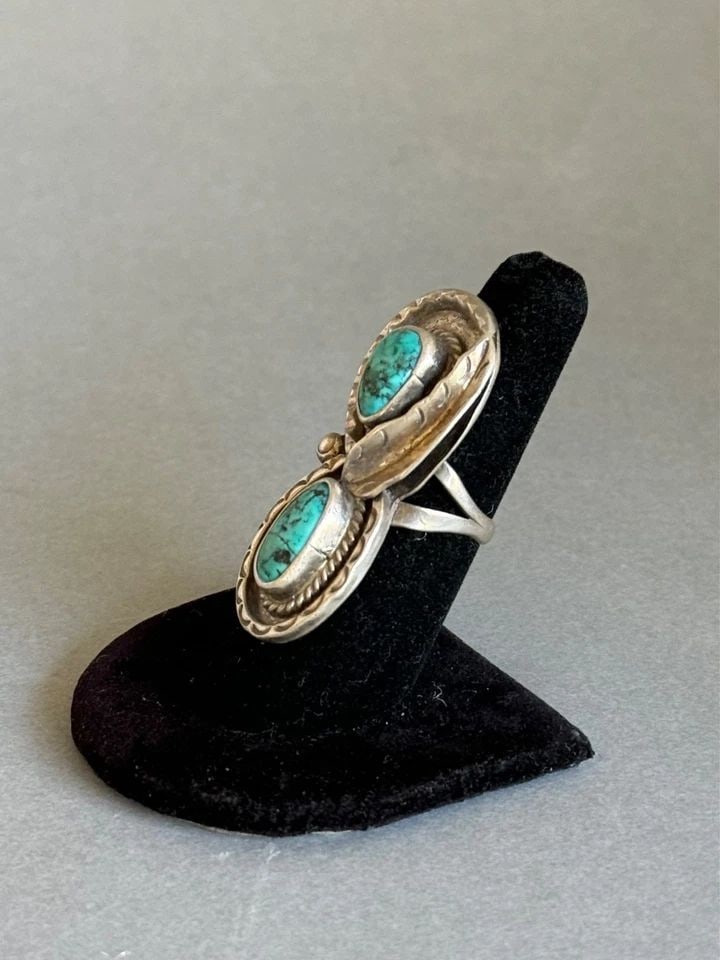 OLD PAWN NAVAJO STERLING SILVER AND TURQUOISE RING. SIZE 6 1/2: OLD PAWN NAVAJO STERLING SILVER AND TURQUOISE RING. SIZE 6 1/2 Old Pawn Navajo Sterling Silver and Turquoise Ring. Size 6 1/2 ..1 7/8" Tall