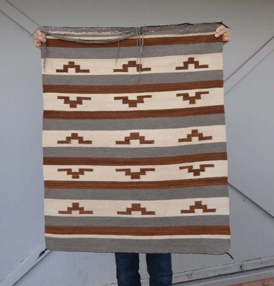 VINTAGE NAVAJO RUG - BANDED DESIGN - BROWN GRAY CREAM WHITE WOOLS - 40" X 33": VINTAGE NAVAJO RUG - BANDED DESIGN - BROWN GRAY CREAM WHITE WOOLS - 40" X 33" This vintage Navajo rug has been nicely woven and shows a banded design in soft earth colors. It measures 40" x 33". There