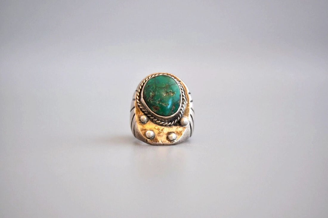 OLD PAWN NAVAJO STERLING SILVER AND TURQUOISE RING SIZE 8 1/2: OLD PAWN NAVAJO STERLING SILVER AND TURQUOISE RING SIZE 8 1/2 Item Description: Weight 31.78 Grams 1 1/8" tall