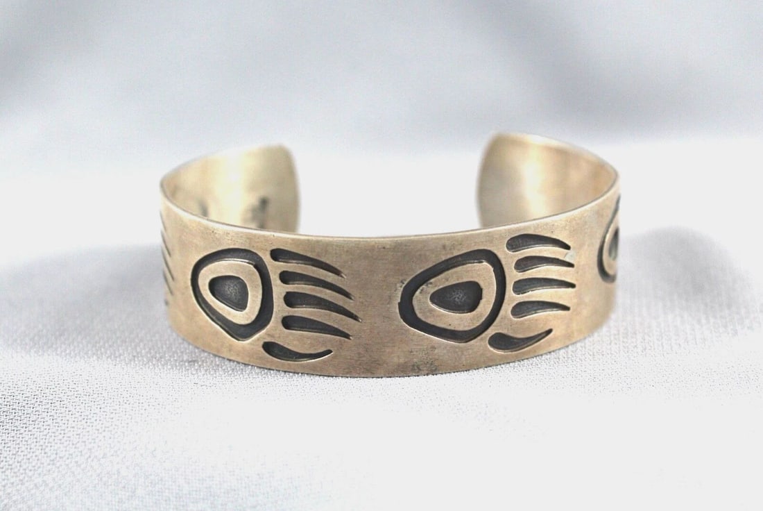 VINTAGE NAVAJO STERLING SILVER BRACELET SIGNED LD (1 of 2)