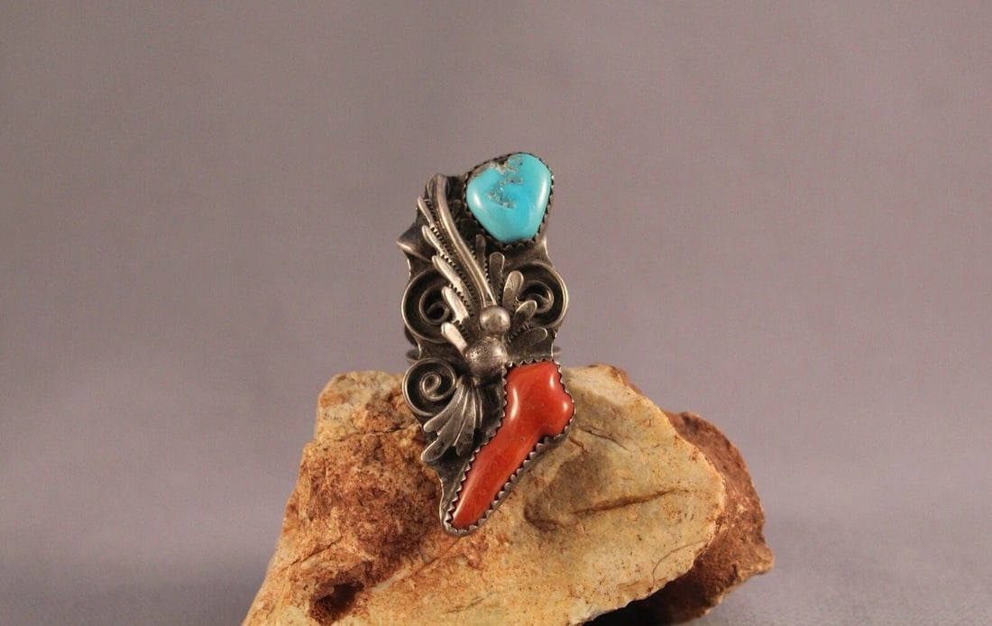 OLD PAWN NAVAJO STERLING SILVER AND TURQUOISE AND CORAL RING SIZE 4 1/4-1/2: OLD PAWN NAVAJO STERLING SILVER AND TURQUOISE AND CORAL RING SIZE 4 1/4-1/2 Item Description: 1 7/8" tall