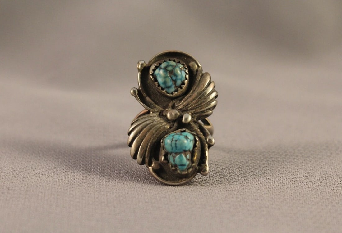 OLD PAWN NAVAJO STERLING SILVER INDIAN RING - 2 TURQUOISE STONES - SIZE 4 3/4 (1 of 1)