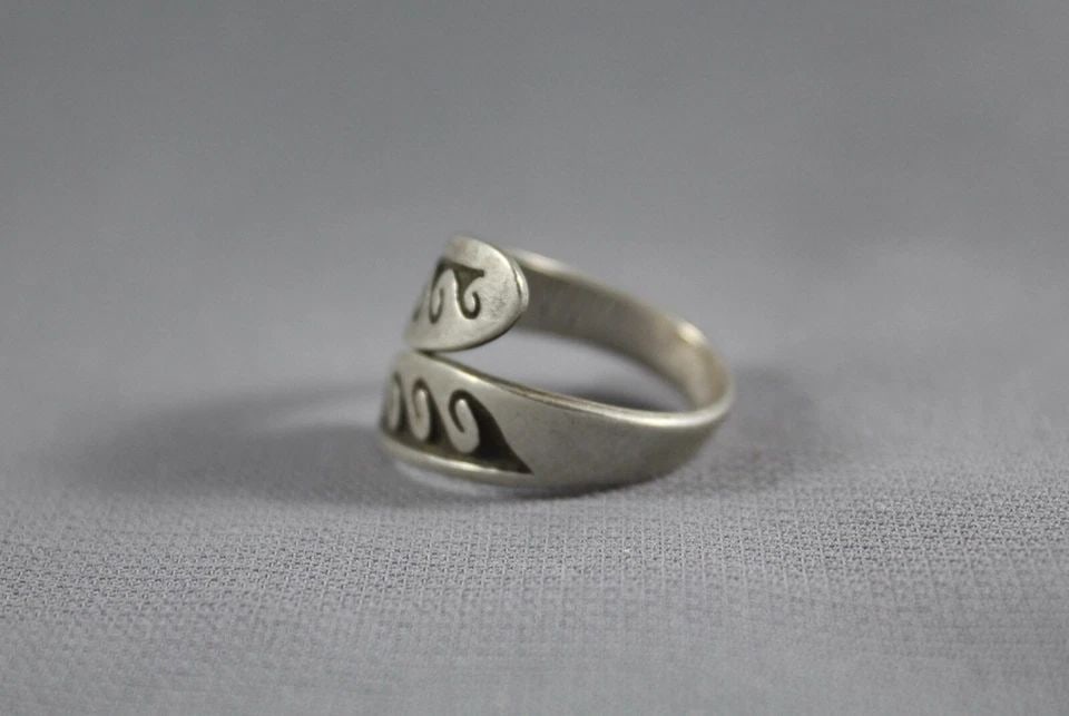 OLD PAWN HOPI STERLING SILVER RING SIZE 7 1/2 ADJUSTABLE (1 of 2)