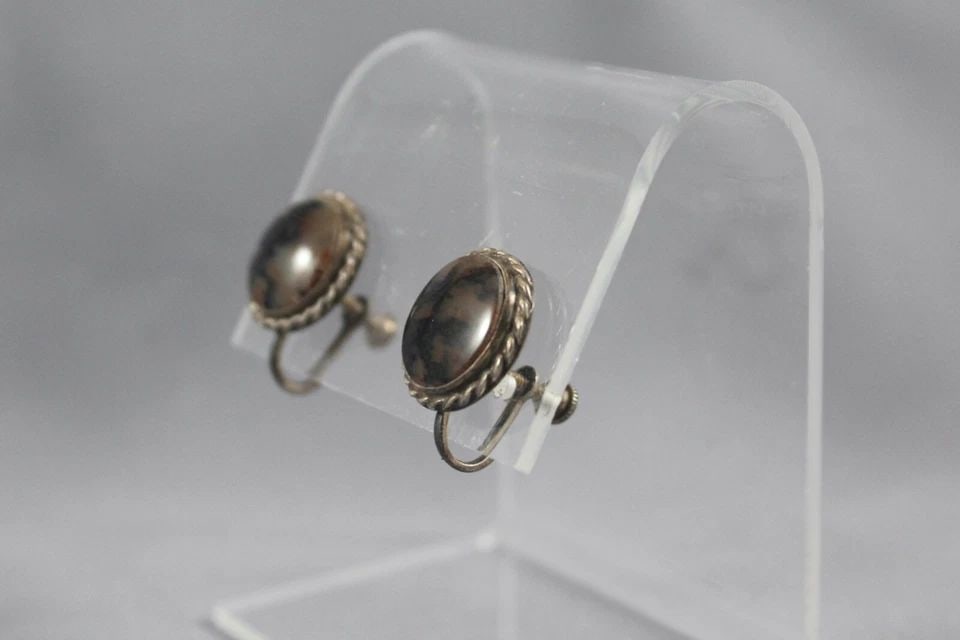 OLD PAWN NAVAJO SCREW BACK EARRINGS (1 of 2)