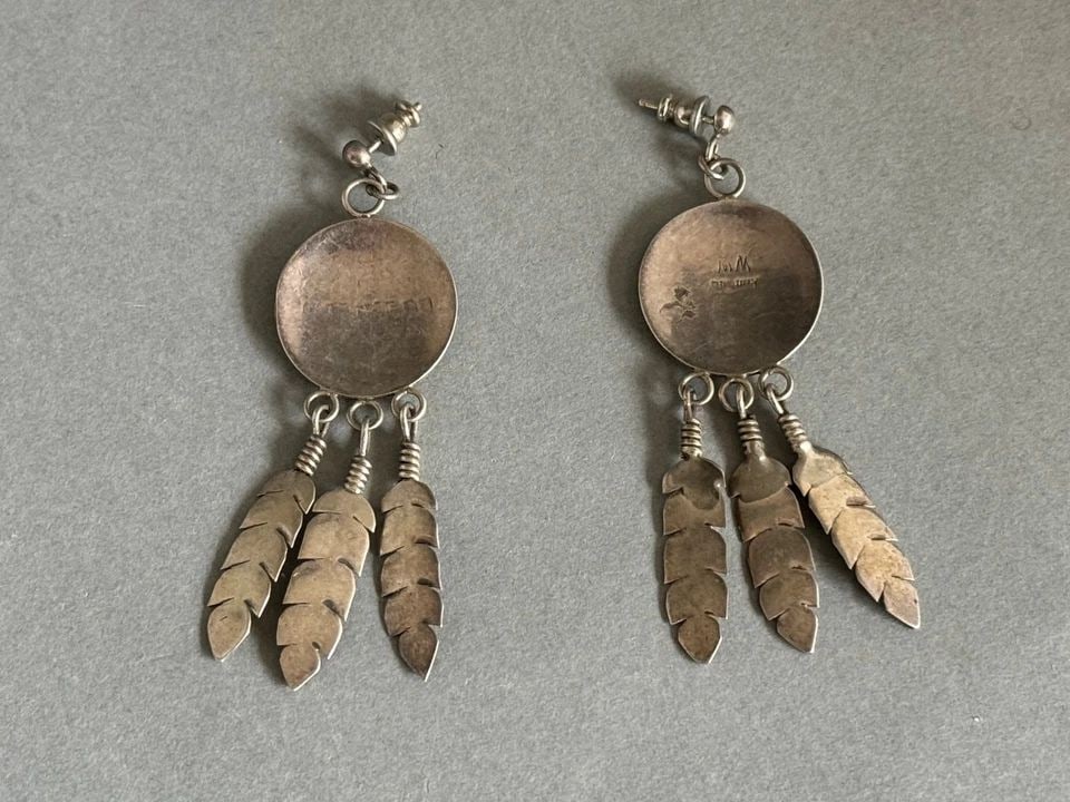 VINTAGE HOPI STERLING SILVER EARRINGS WITH FEATHERS DANGLES. 2 1/2 (1 of 2)