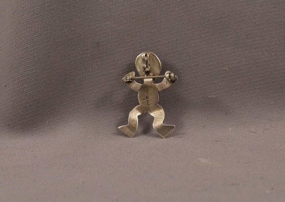 VINTAGE NAVAJO STERLING SILVER FROG PIN / PENDANT - MOP SHELL - SIGNED L (1 of 2)