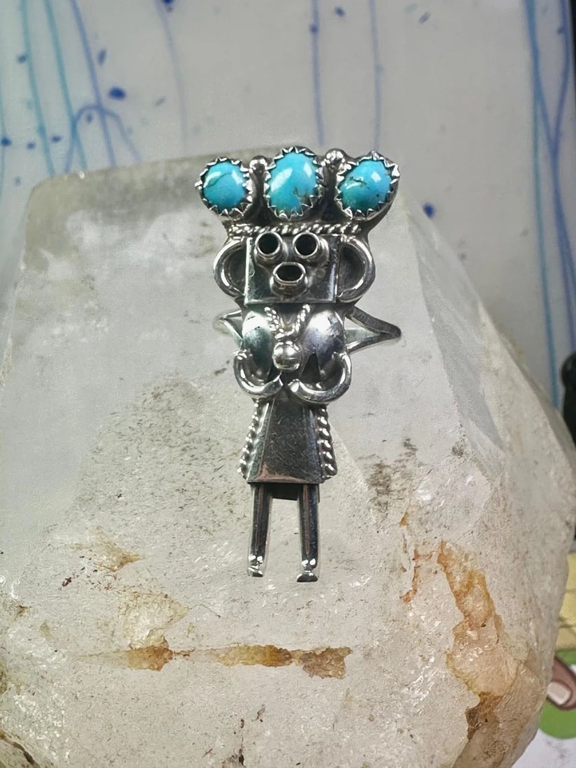 VINTAGE KACHINA RING NAVAJO TURQUOISE SIZE 7.2 STERLING SILVER WOMEN SIGNED CPH: VINTAGE KACHINA RING NAVAJO TURQUOISE SIZE 7.2 STERLING SILVER WOMEN SIGNED CPH Vintage Kachina ring Navajo turquoise size 7.2 sterling silver women girls signed CPH Size 7.25 Weight 5.3g Length 1 5/8