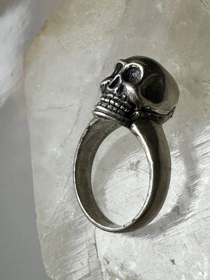 SKULL POISON RING SIZE 8.75 BIKER STERLING SILVER WOMEN: SKULL POISON RING SIZE 8.75 BIKER STERLING SILVER WOMEN Skull poison ring size 8.75 biker sterling silver women Size 8.75 Between a 8.75 and a size 9 Weight 10.1g Length 5/8" Width. 3/8" Band Width in
