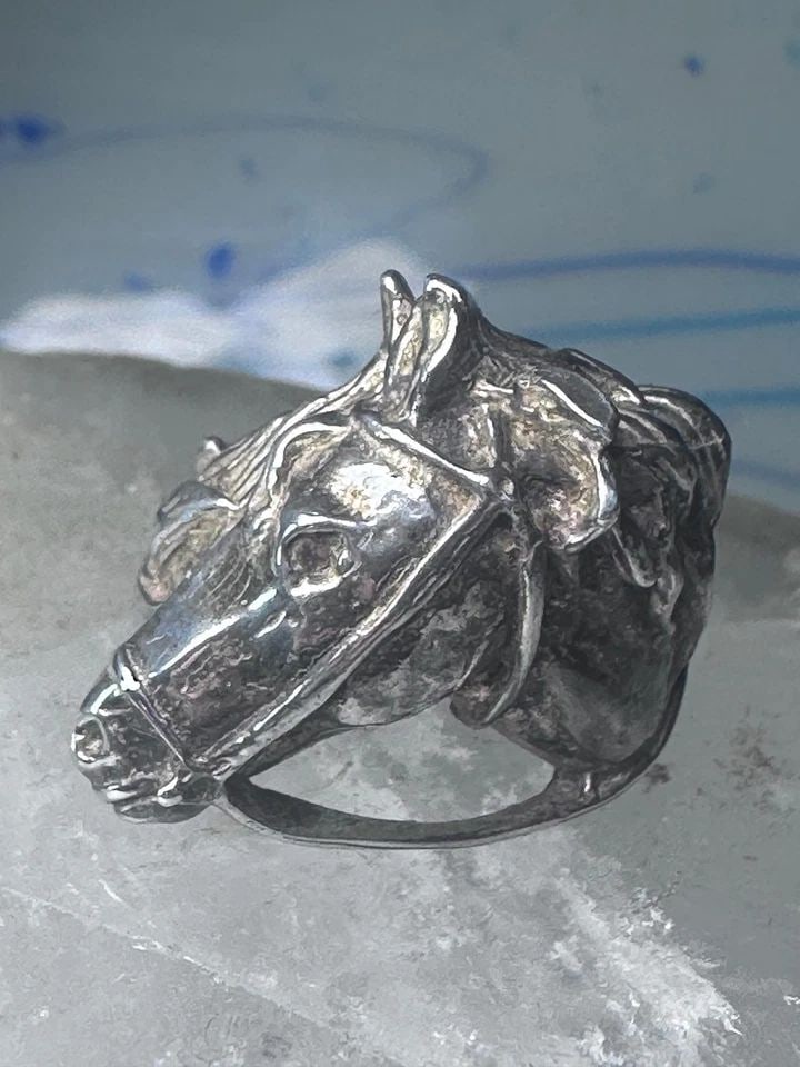 VINTAGE HORSE RING COWGIRL SIZE 7 SOUTHWEST STERLING SILVER WOMEN MEN (1 of 2)