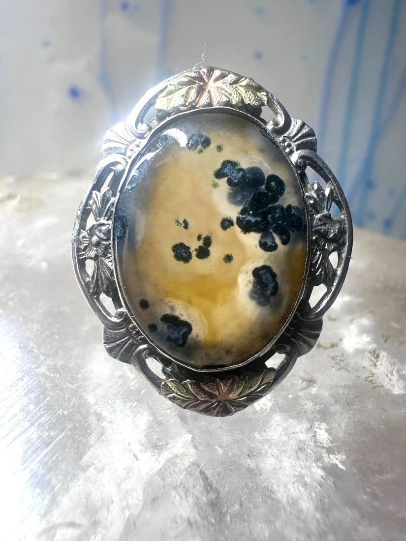AGATE RING FLORAL LEAVES SIZE 5.50 STERLING SILVER WOMEN GIRL: AGATE RING FLORAL LEAVES SIZE 5.50 STERLING SILVER WOMEN GIRL Agate ring floral leaves size 5.50 sterling silver women girl Size 5.50 Weight 4.8g Length. 1" Width 1" Thinnest part. 5/32"