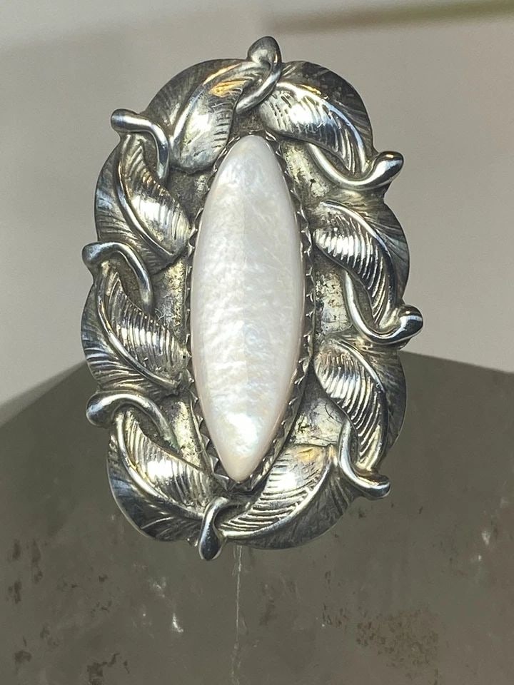 MOTHER OF PEARL RING LONG NAVAJO STERLING SILVER WOMEN GIRLS (1 of 2)