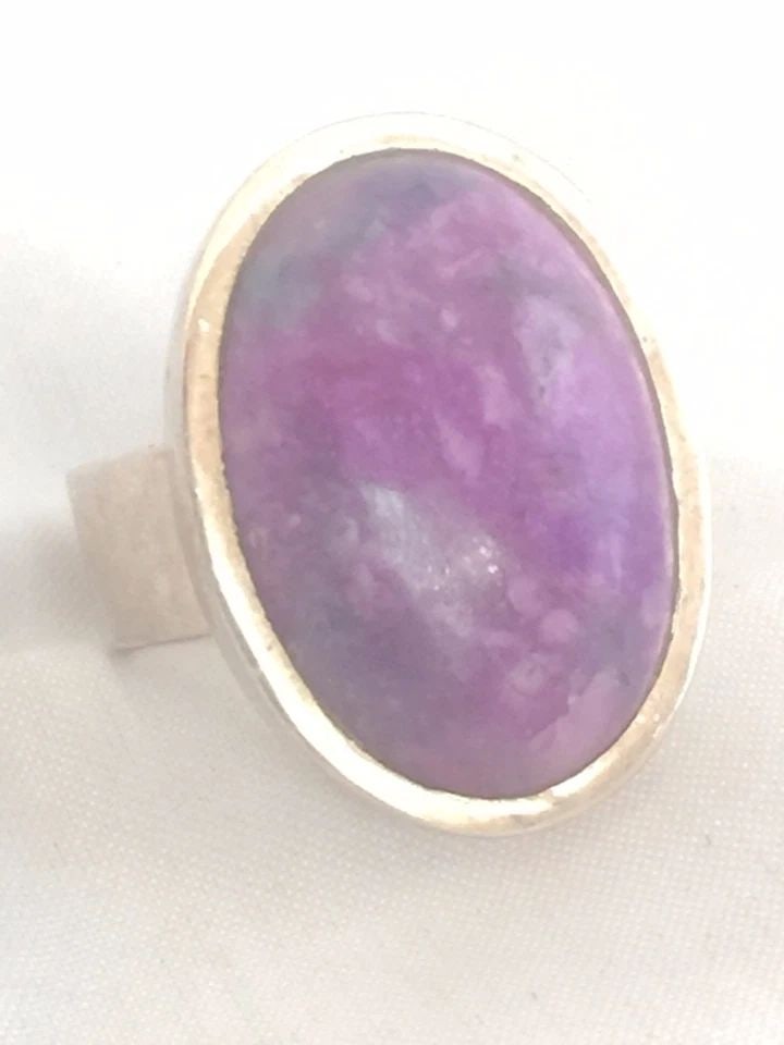 VINTAGE STERLING SILVER PURPLE SPINY OYSTER TRIBAL SOUTHWEST RING SIZE 7 10.3G: VINTAGE STERLING SILVER PURPLE SPINY OYSTER TRIBAL SOUTHWEST RING SIZE 7 10.3G Vintage Sterling Silver Purple Spiny Oyster Tribal Southwest Ring Size 7 Length 1" Width 5/8" Weight 10.3g