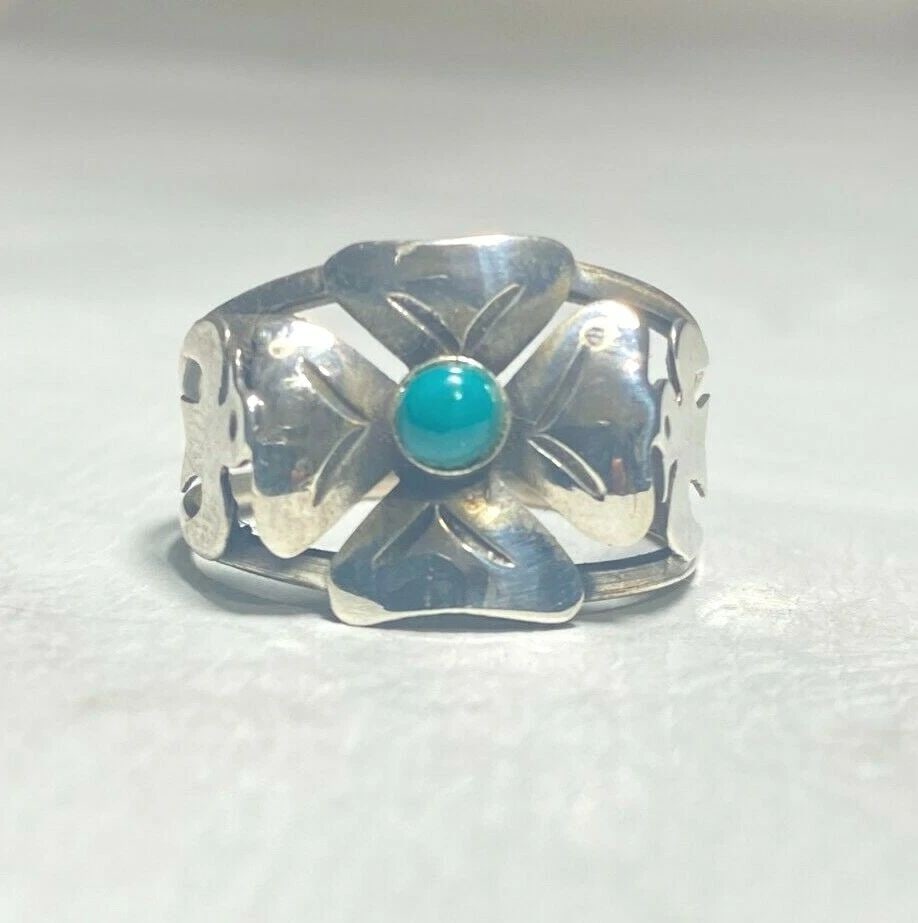 TURQUOISE RING FLOWER BIRD 4 LEAF CLOVER GOOD LUCK MEXICO STERLING SILVER BAND W: TURQUOISE RING FLOWER BIRD 4 LEAF CLOVER GOOD LUCK MEXICO STERLING SILVER BAND W Turquoise ring flower bird 4 Leaf Clover Good Luck Mexico southwest sterling silver women Size 8.25 Between a size 8.25